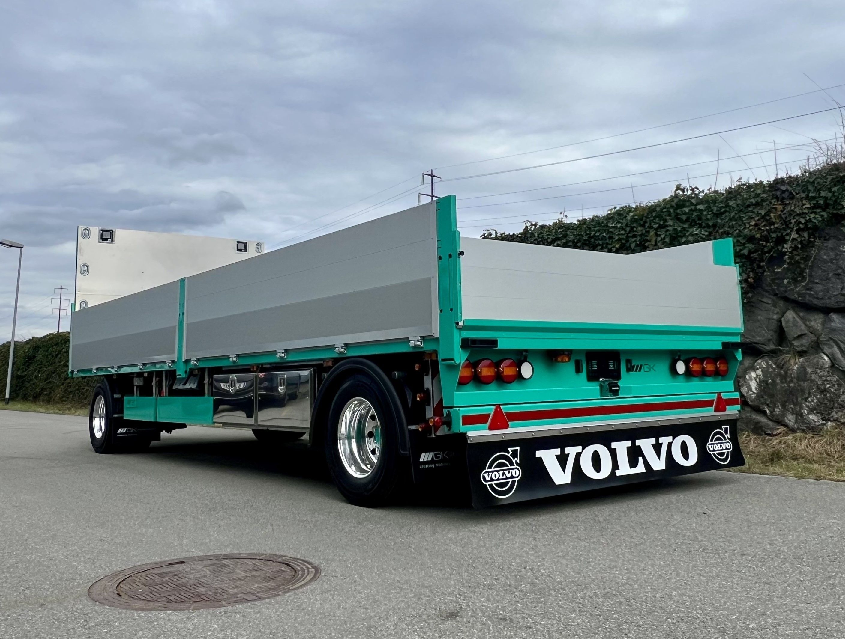 Robuste Jumbo-Anhänger für den täglichen Stückgut-Einsatz