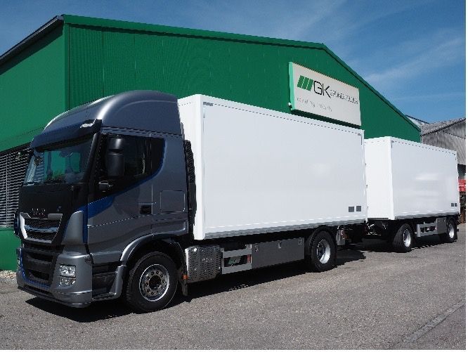 20 Kastenaufbauten zu Fahrschullastwagen