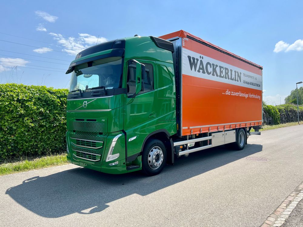 Curtain-Sider-Brückenaufbauten in Volumen-Ausführung für maximale Flexibilität