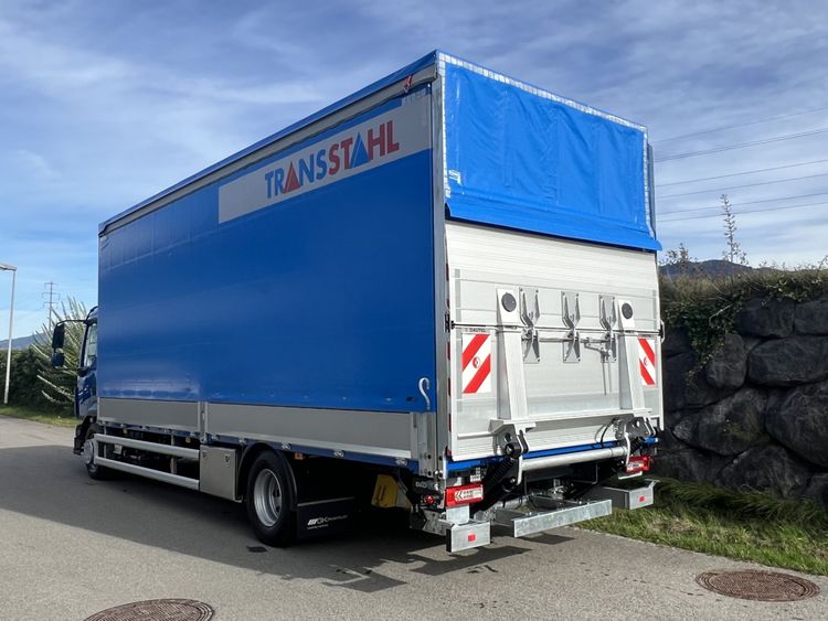 Curtain-Sider-Brückenaufbau mit Seitenladen