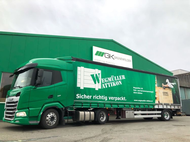 Sattel- und Drehschemelanhänger mit teleskopierbaren Ecksäulen