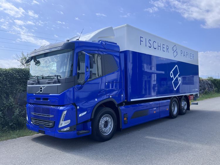 Curtain-Sider- und Kofferaufbauten für Fischer Papier AG